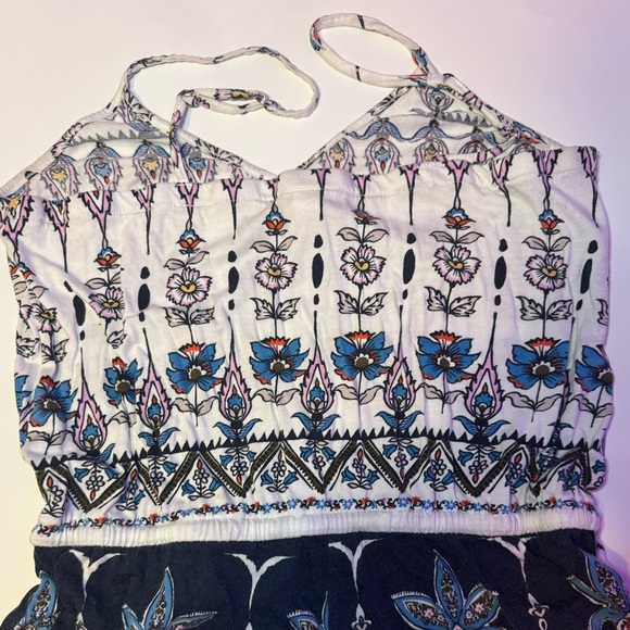 Aeropostale V-neck Romper | White base Floral pattern women’s size M - Picture 5 of 6